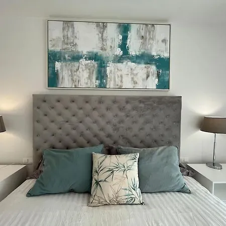 Apartment 3 Bed With Sea Views