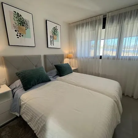 3 Bed With Sea Views *