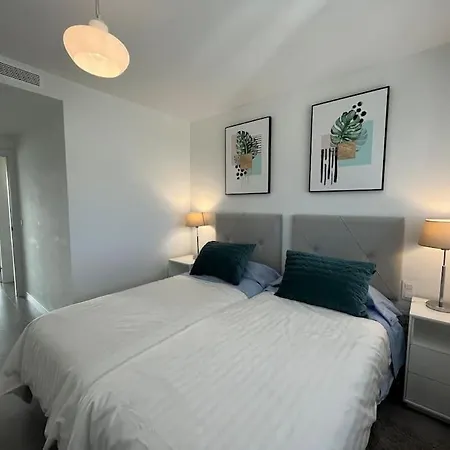3 Bed With Sea Views Apartment Estepona