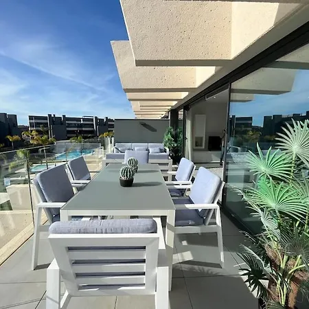 3 Bed With Sea Views *