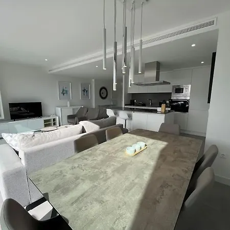 3 Bed With Sea Views Apartment Estepona