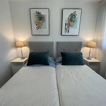 Apartment 3 Bed With Sea Views Estepona