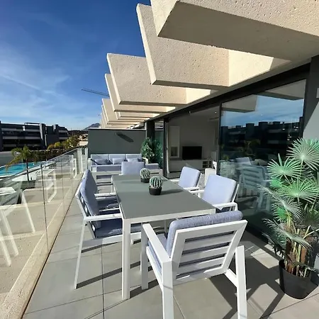 Apartment 3 Bed With Sea Views